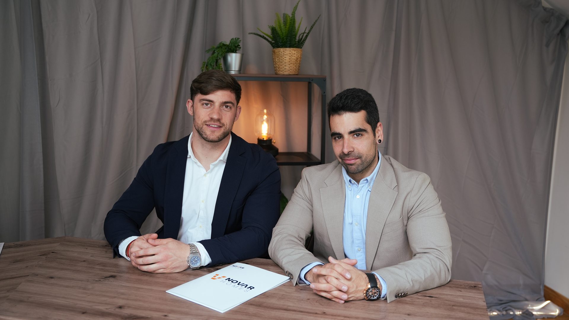 Ángel y Javi, fundadores de NovarHomes